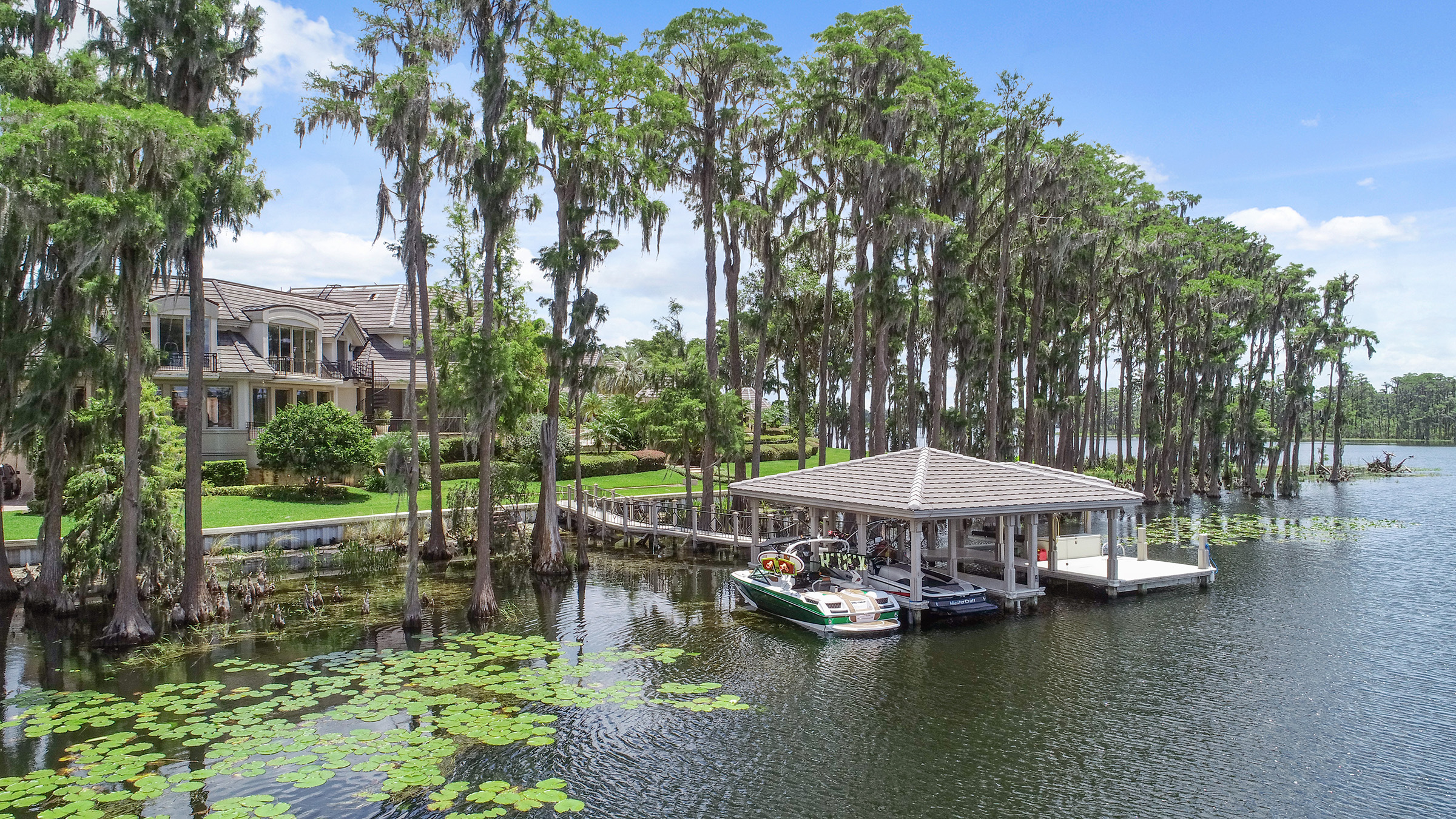 9912 Lake Louise Dr , Windermere