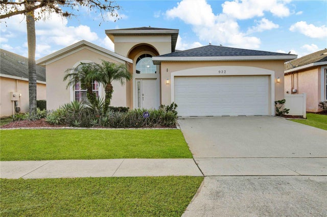 932 Emerald Green Court, KISSIMMEE